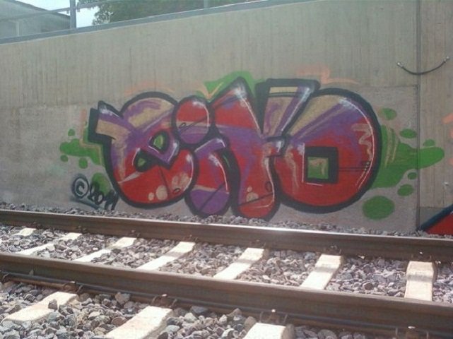 Graffiti Wall - Photo by ZweR - EIYO
