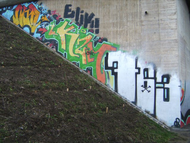 Graffiti Bombing - Photo by ZweR - AGIL, KZM, 763