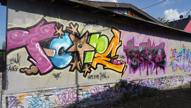 Graffiti Wall - Photo by ZweR - T-CORE, PAIN, SWÄR