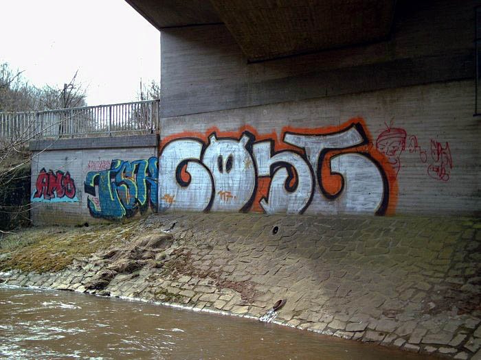 Graffiti Bombing - Photo by ZweR