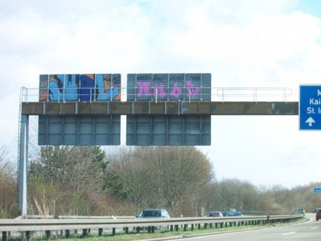 Graffiti Bombing - Photo by ZweR