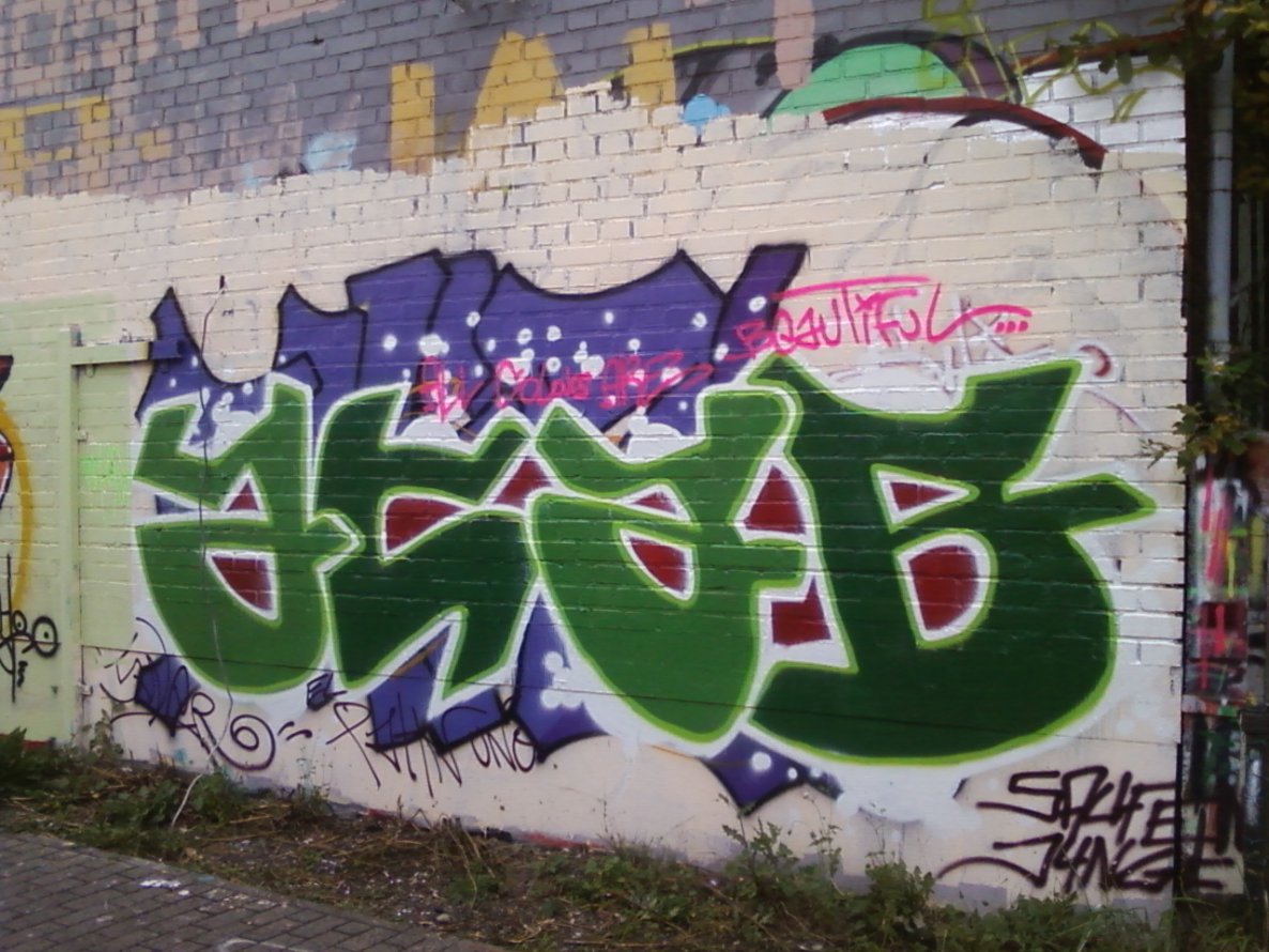 Graffiti Wall - Photo by ZweR