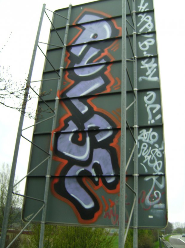 Graffiti Bombing - Photo by ZweR