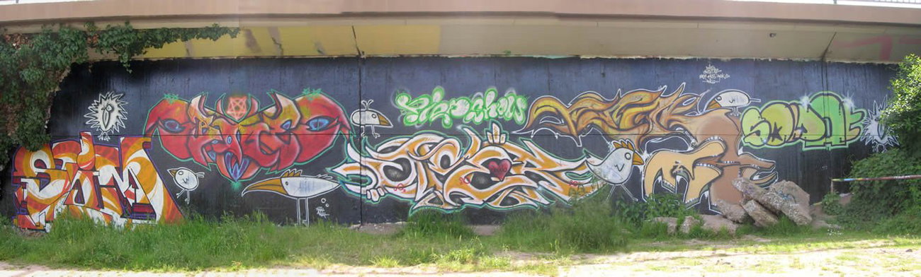 Graffiti Wall - Photo by ZweR