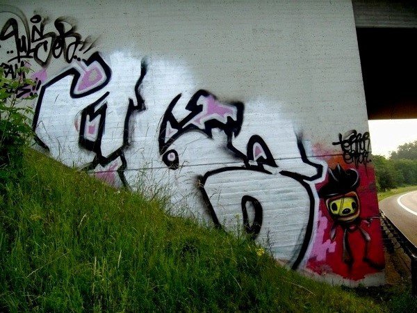 Graffiti Bombing - Photo by ZweR