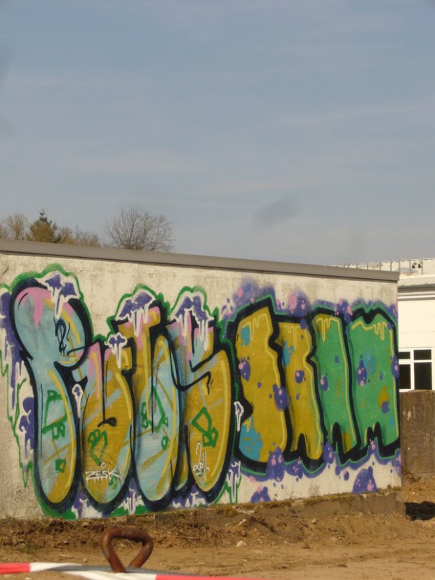 Graffiti Wall - Photo by ZweR