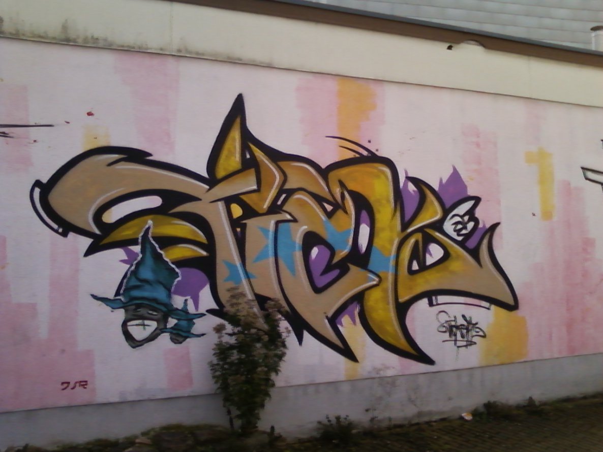Graffiti Wall - Photo by ZweR