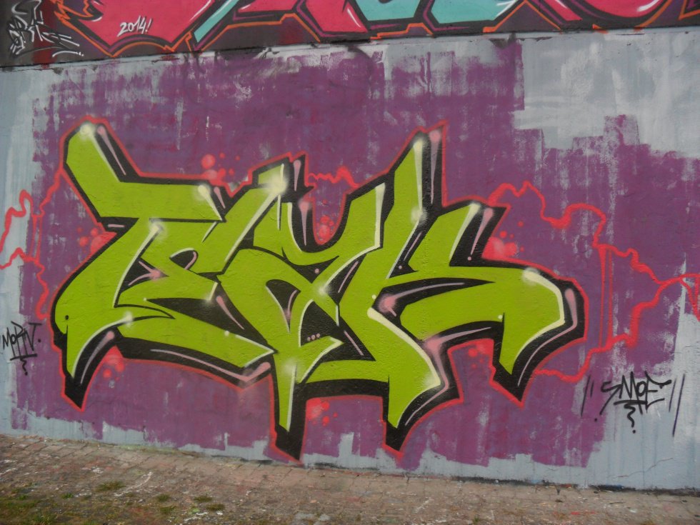 Graffiti Wall - Photo by ZweR