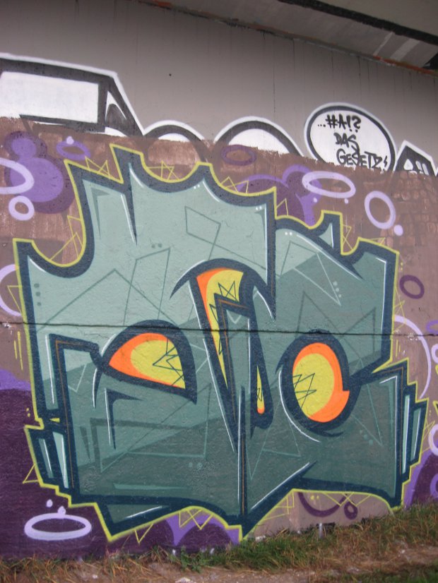 Graffiti Wall - Photo by ZweR