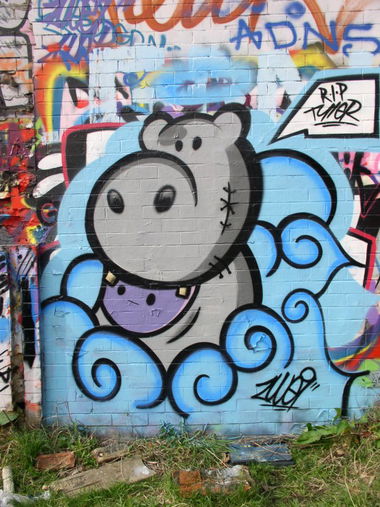 Graffiti Wall - Photo by Zwei - zwei, graffiti, hippo.character (2014)