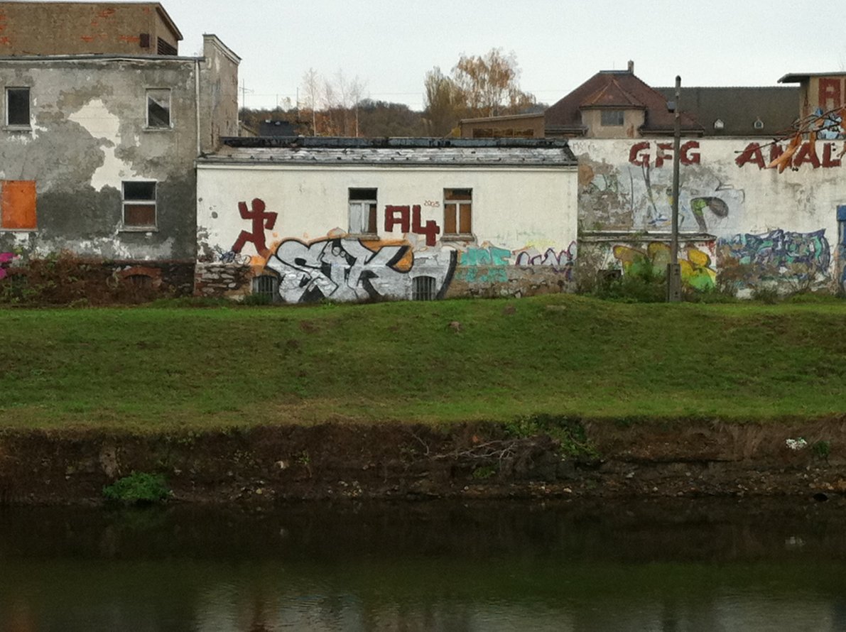 Graffiti Bombing - Photo by Zwiespalt - Sik (2013)