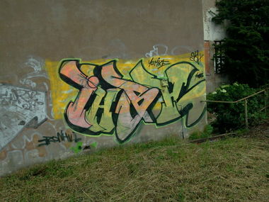 Graffiti Bombing - Photo by Zwiespalt - IH, BH (2013)