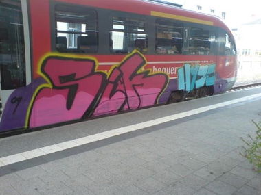 Graffiti Train - Photo by Zwiespalt - SIK, HYZE (2009)