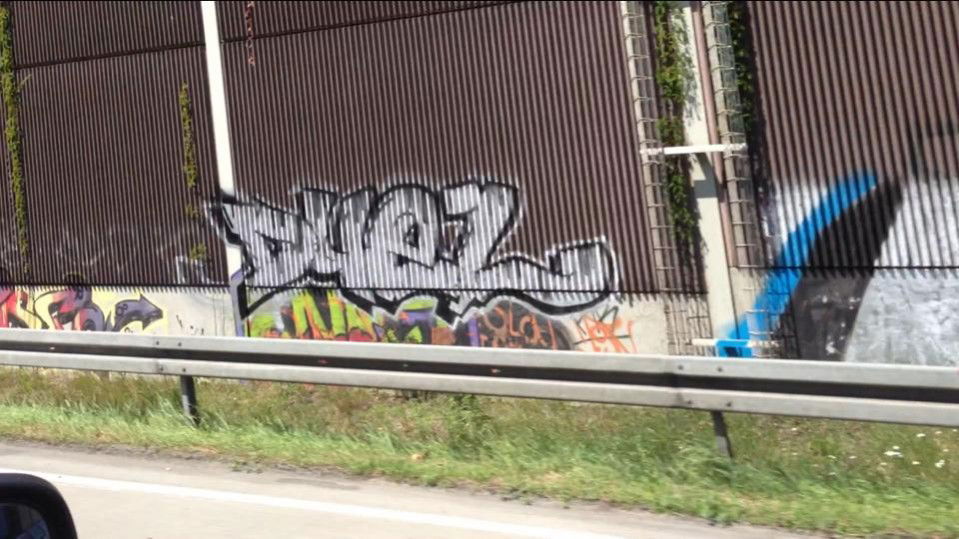 Graffiti Bombing in Potsdam - Photo by _Duel - duel, atr