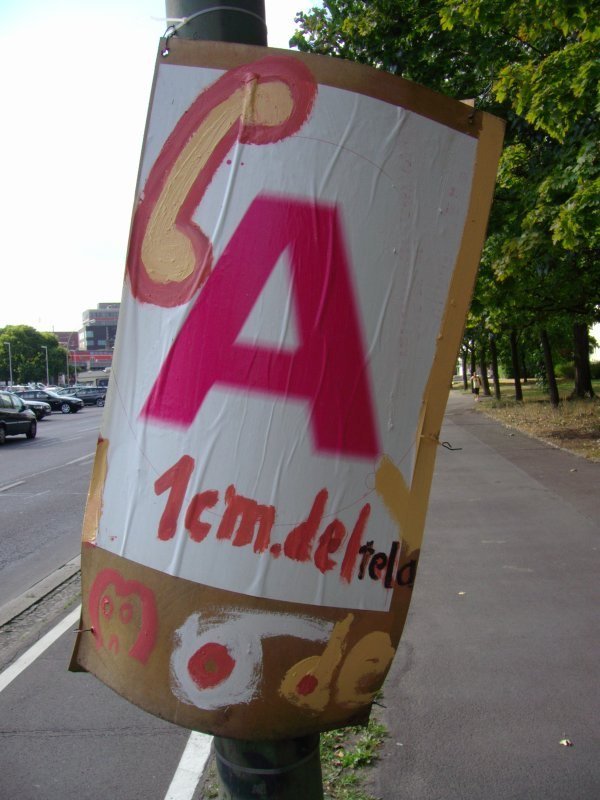 Graffiti Street Art - Photo by a - streetART (2006)