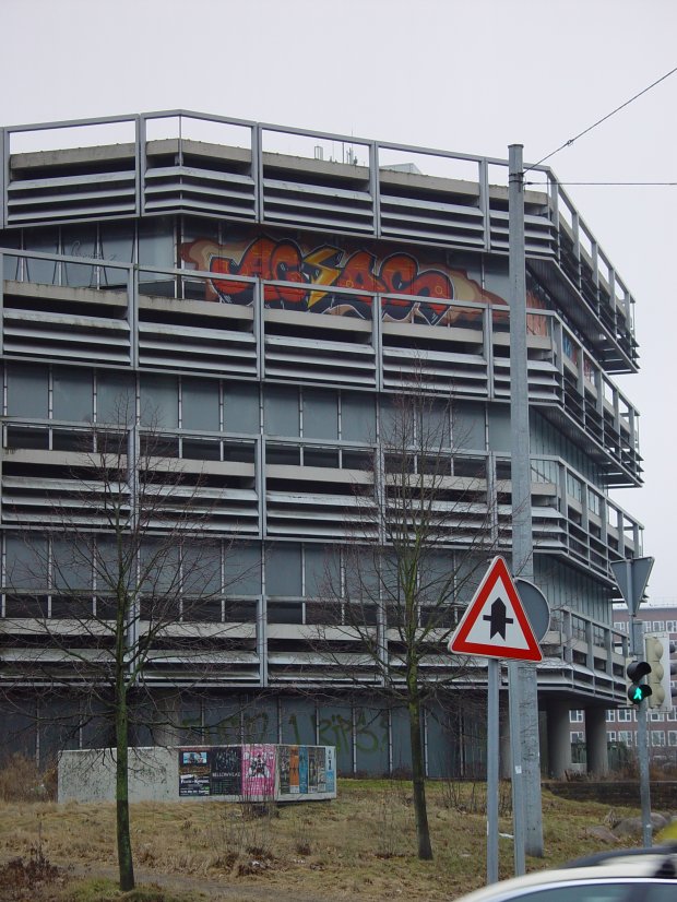 Graffiti Bombing in Hannover - Photo by abenteuerclub - abenteuerclub, acdc, 1343