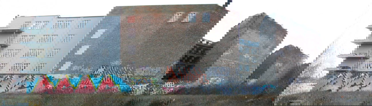 Graffiti Bombing - Photo by abenteuerclub - abenteuerclub, acdc, 1343