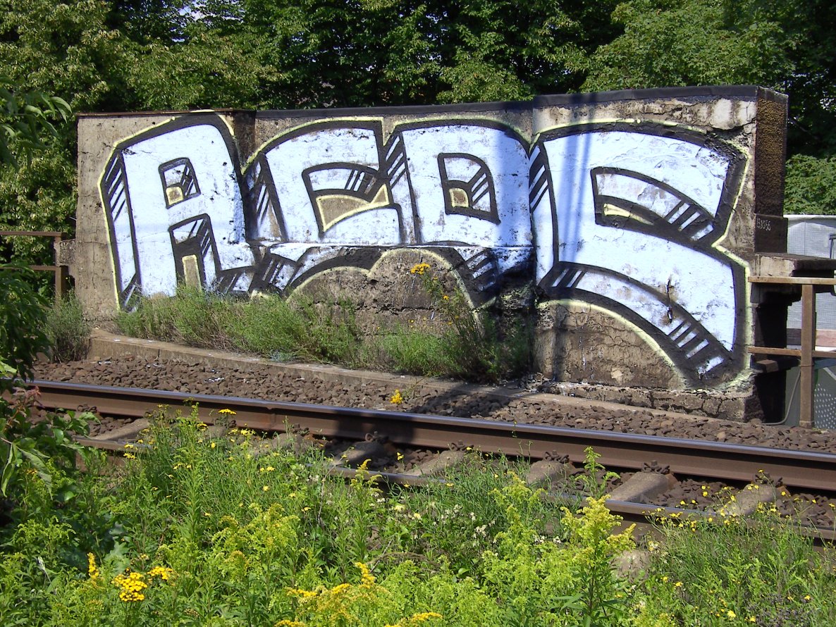 Graffiti Bombing - Photo by abenteuerclub - acdc, streetart, 1343