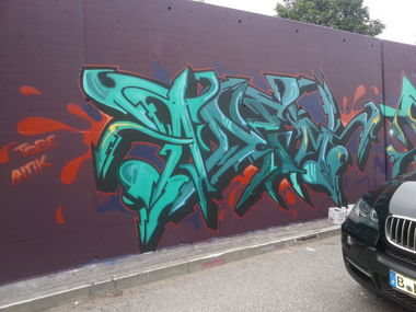 Graffiti Wall - Photo by adem76