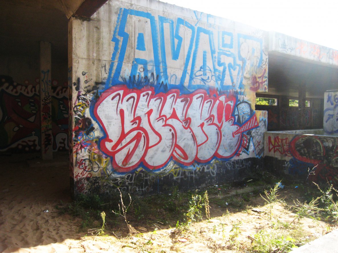 Graffiti Wall - Photo by adixxx