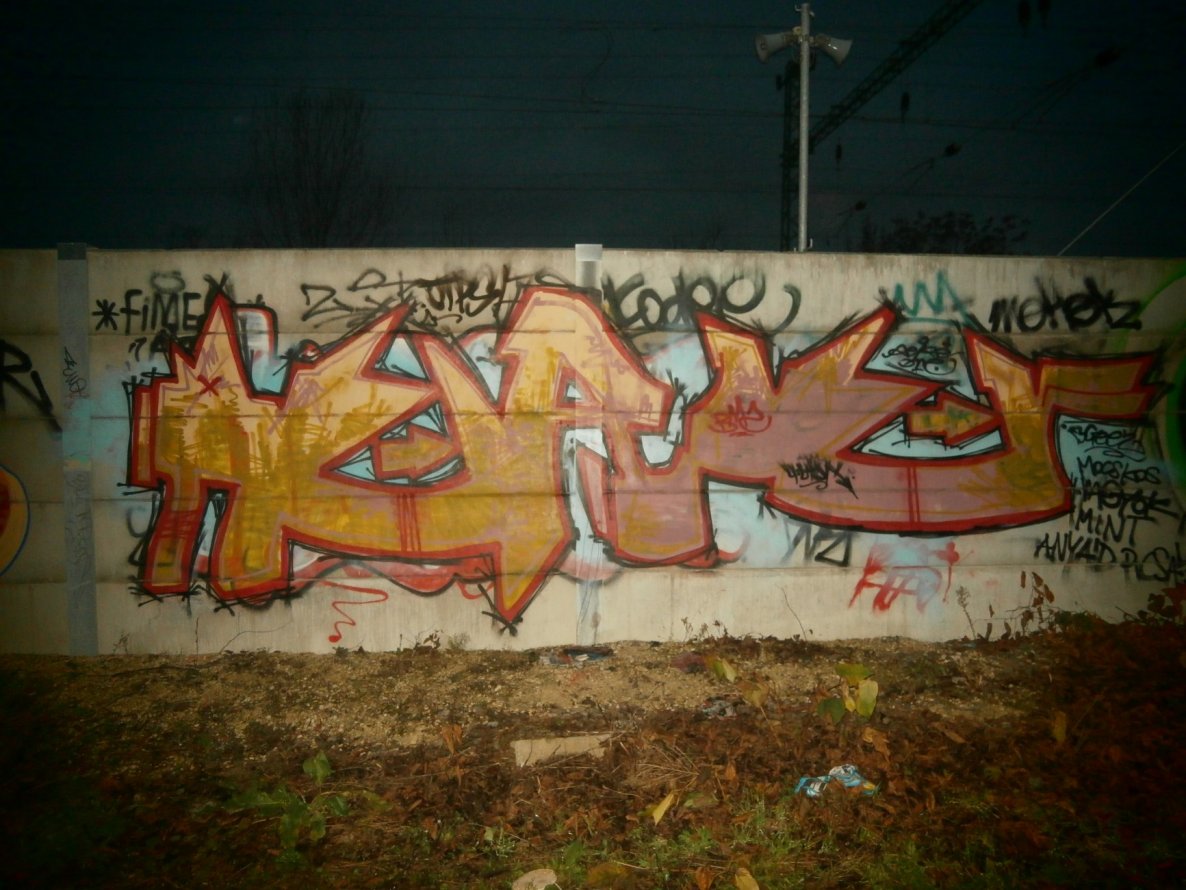 Graffiti Wall - Photo by aeroe