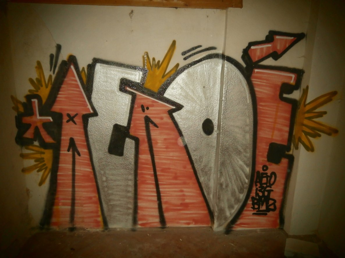 Graffiti Wall in Budapest - Photo by aeroe (2012)
