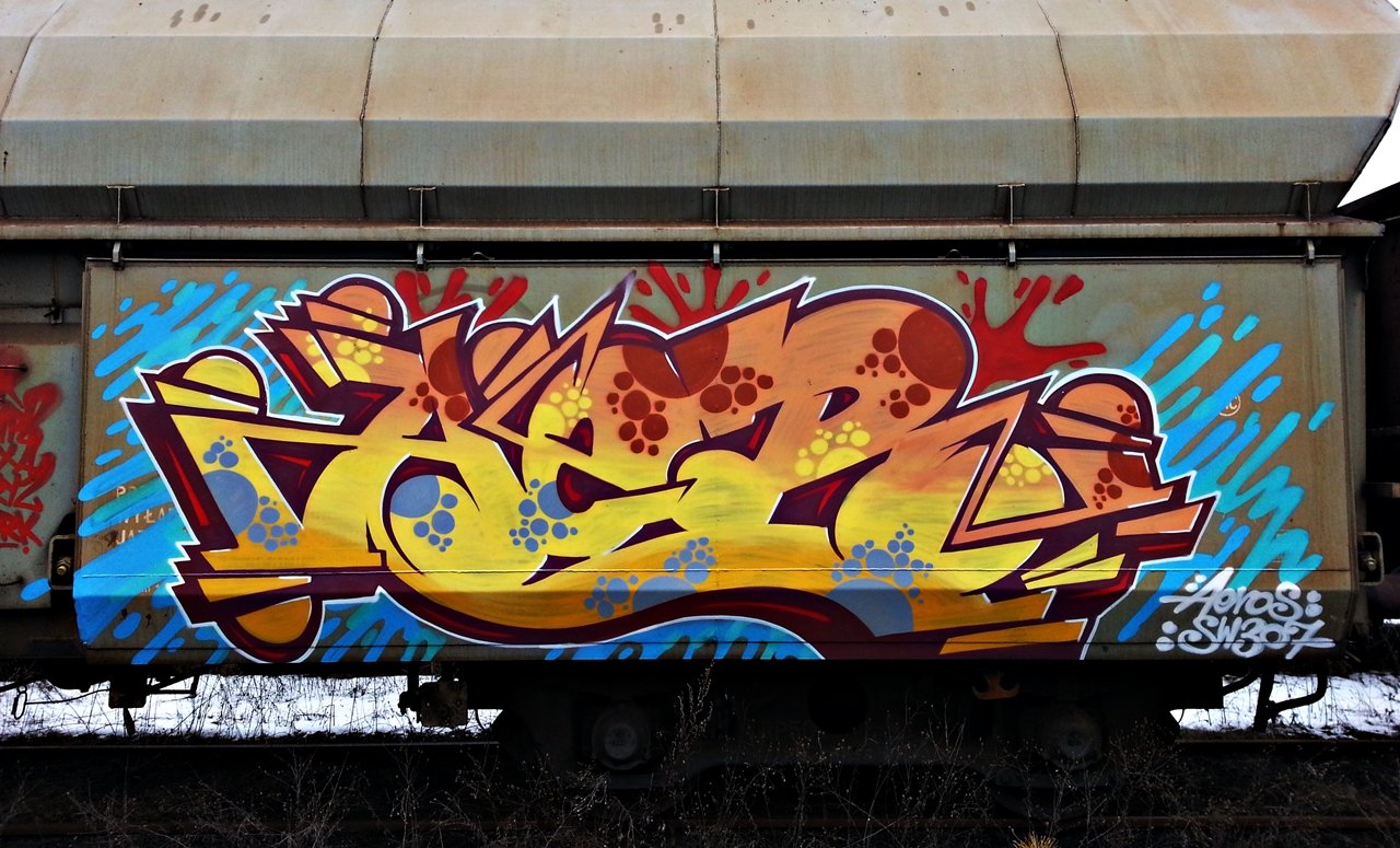 Graffiti Wall - Photo by aeros - aers, sw307 (2013)