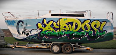 Graffiti Artwork - Photo by aeros - sw307, boat, yacht (2013)