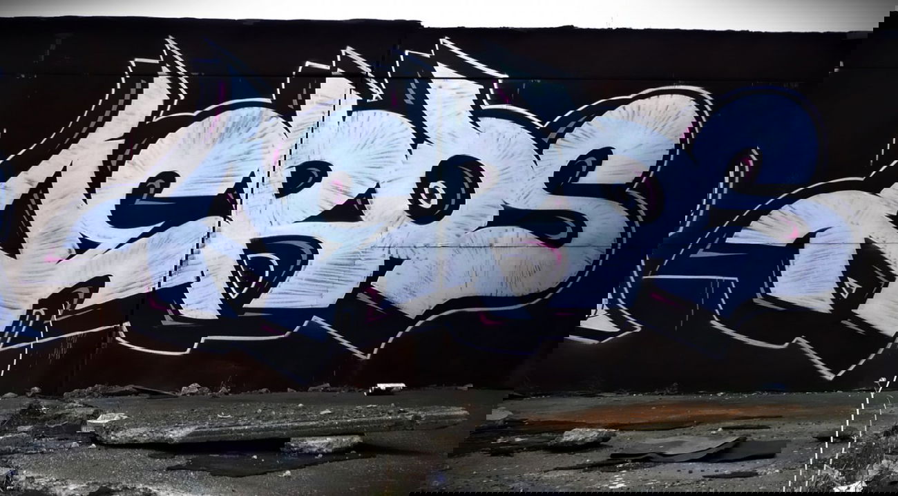 Graffiti Bombing - Photo by aeros - aeros, sw307, aeros307 (2014)