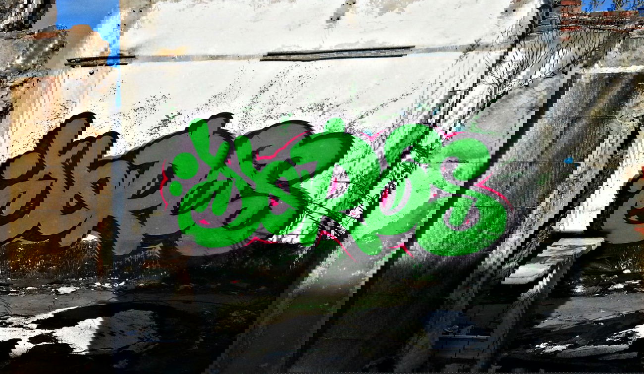 Graffiti Wall - Photo by aeros - aeros, aer, aeros307 (2014)