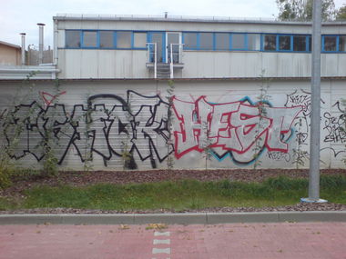 Graffiti Bombing in Berlin - Photo by aerosol - eshok, hest, hesd