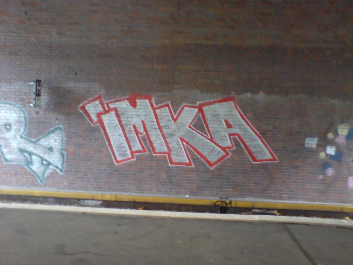 Graffiti Bombing in Berlin - Photo by aerosol - imka, sbhf, sbahn (2009)