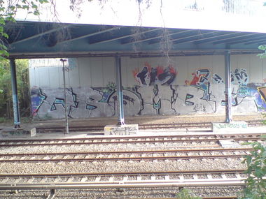 Graffiti Bombing in Berlin - Photo by aerosol - qb, qbombe, hest (2007)
