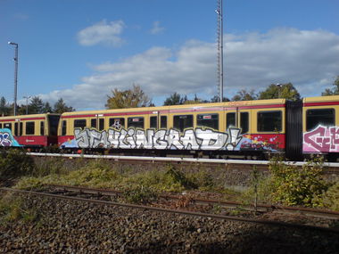 Graffiti Train in Berlin - Photo by aerosol - berlin, stahlingrad, ics (2009)