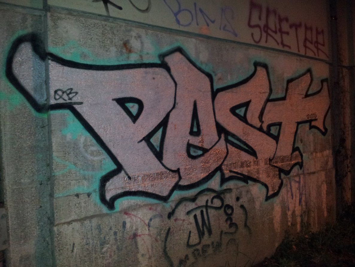 Graffiti Wall - Photo by aerosol - PEST, PESD, QB (2006)
