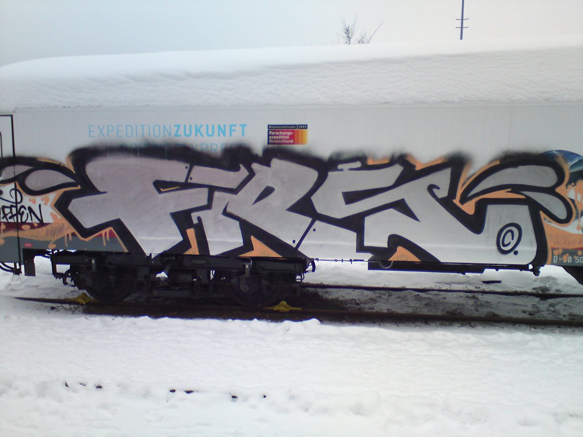 Graffiti Train - Photo by akacier44 - FRS, 94, AKIR