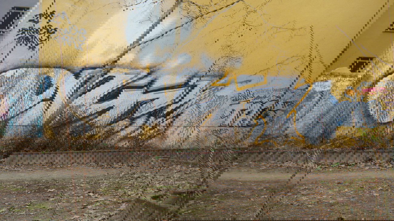 Graffiti Bombing - Photo by akacier44 - FRS, 94, AKIR