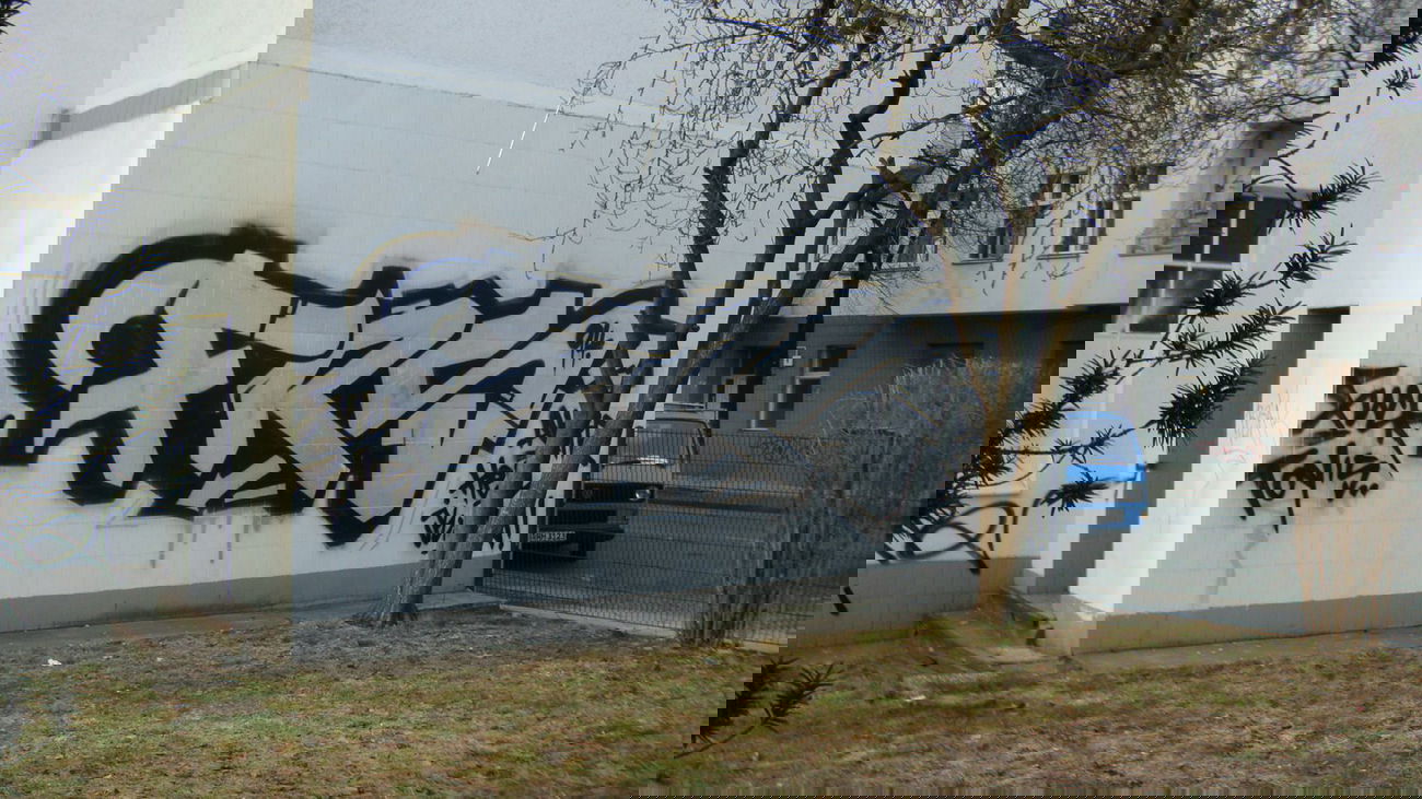 Graffiti Bombing - Photo by akacier44 - FRS, 94, AKIR