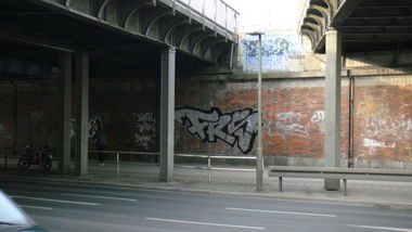 Graffiti Bombing - Photo by akacier44 - FRS, 94, AKIR