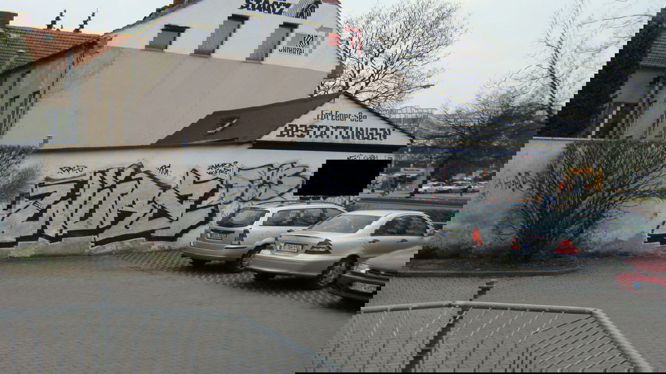 Graffiti Bombing - Photo by akacier44 - FRS, 94, AKIR