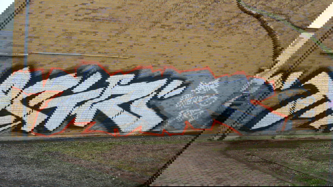 Graffiti Bombing - Photo by akacier44 - FRS, 94, AKIR
