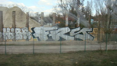 Graffiti Bombing - Photo by akacier44 - FRS, 94, AKIR