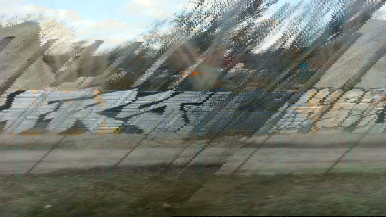 Graffiti Bombing - Photo by akacier44 - FRS, 94, AKIR