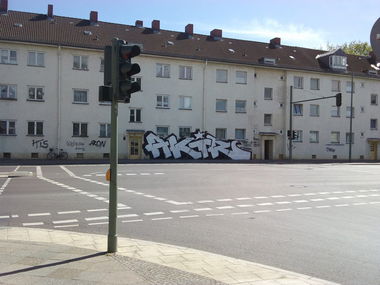 Graffiti Bombing - Photo by akacier44 - FRS, 94, AKIR