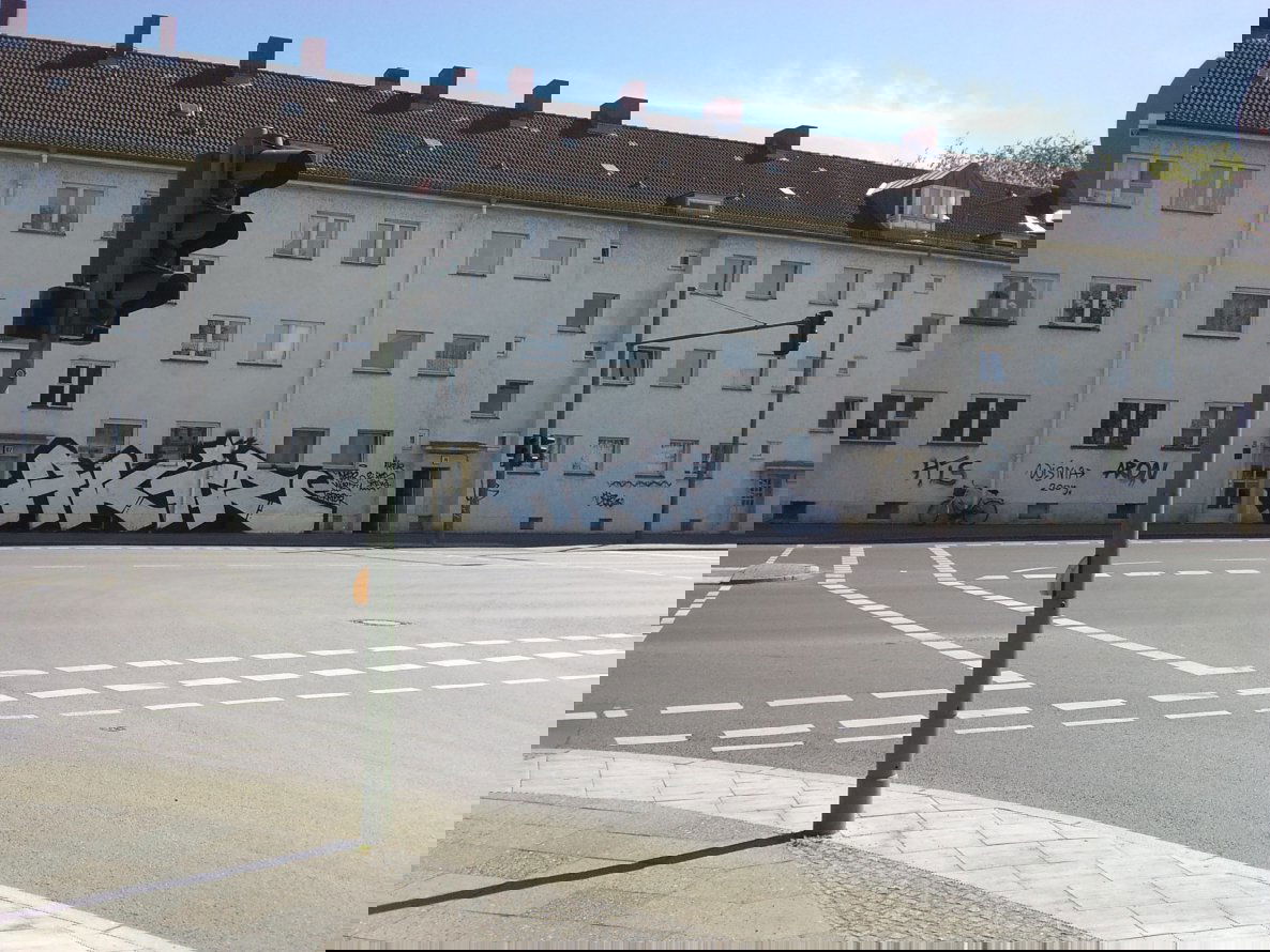 Graffiti Bombing - Photo by akacier44 - FRS, 94, AKIR