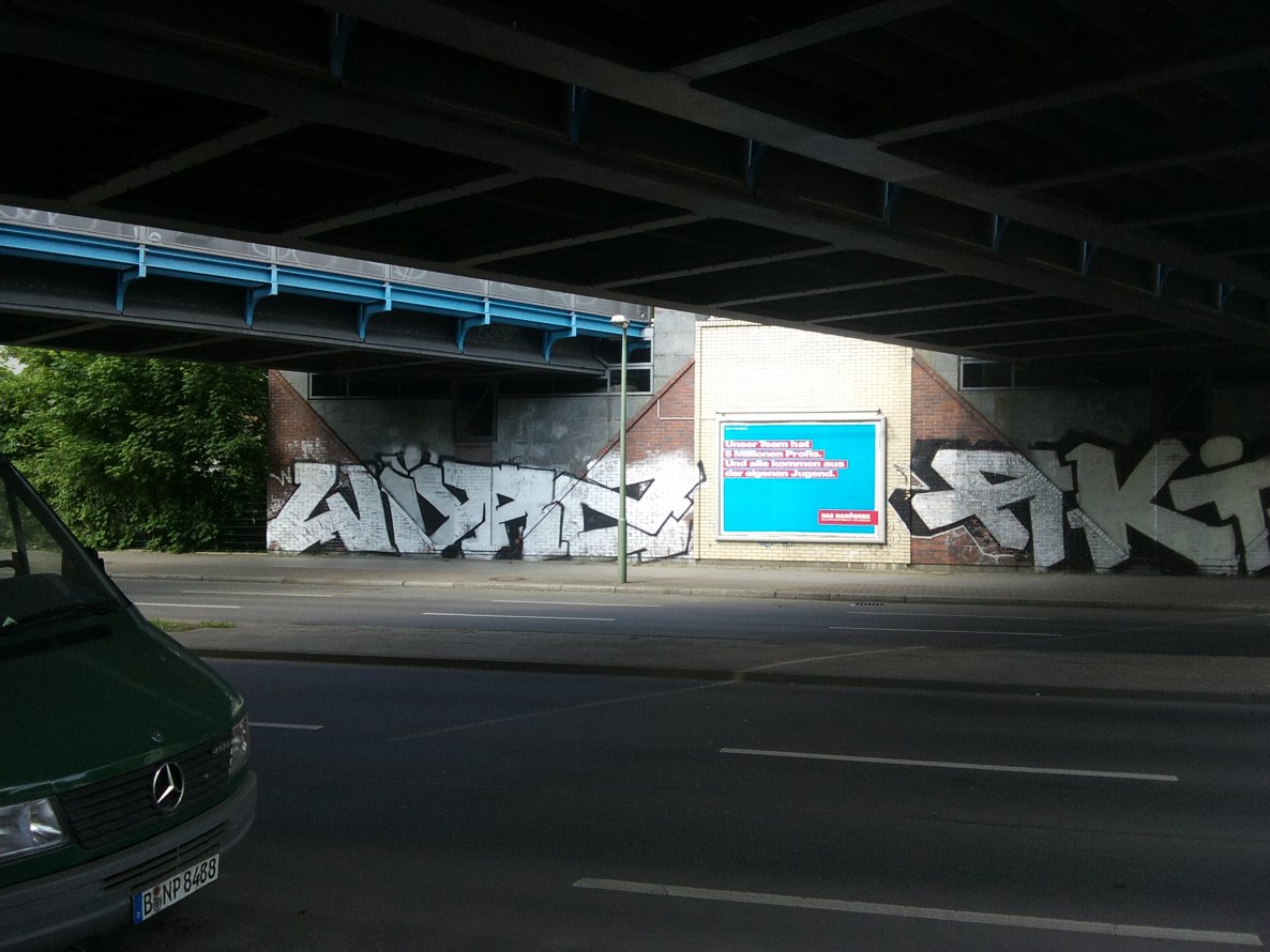 Graffiti Bombing - Photo by akacier44 - FRS, 94, WÜRZ