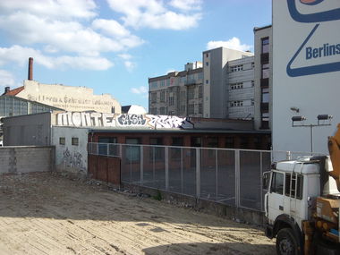 Graffiti Street Art - Photo by akacier44 - FRS, 94, AKIR