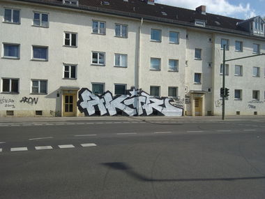 Graffiti Bombing - Photo by akacier44 - FRS, 94, AKIR
