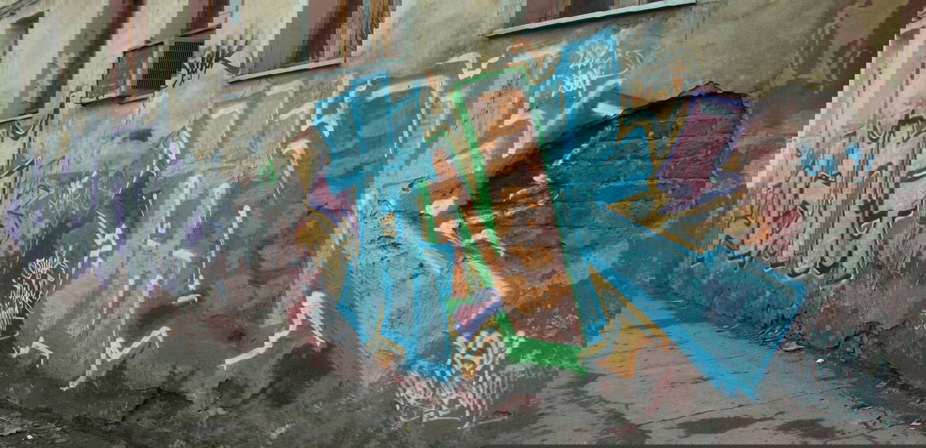 Graffiti Wall - Photo by akno (2013)