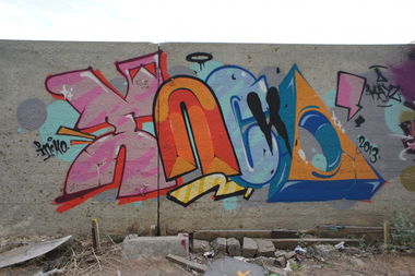 Graffiti Wall - Photo by akno (2013)